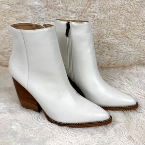Arider Girl white pointed toe ankle boots-6.5